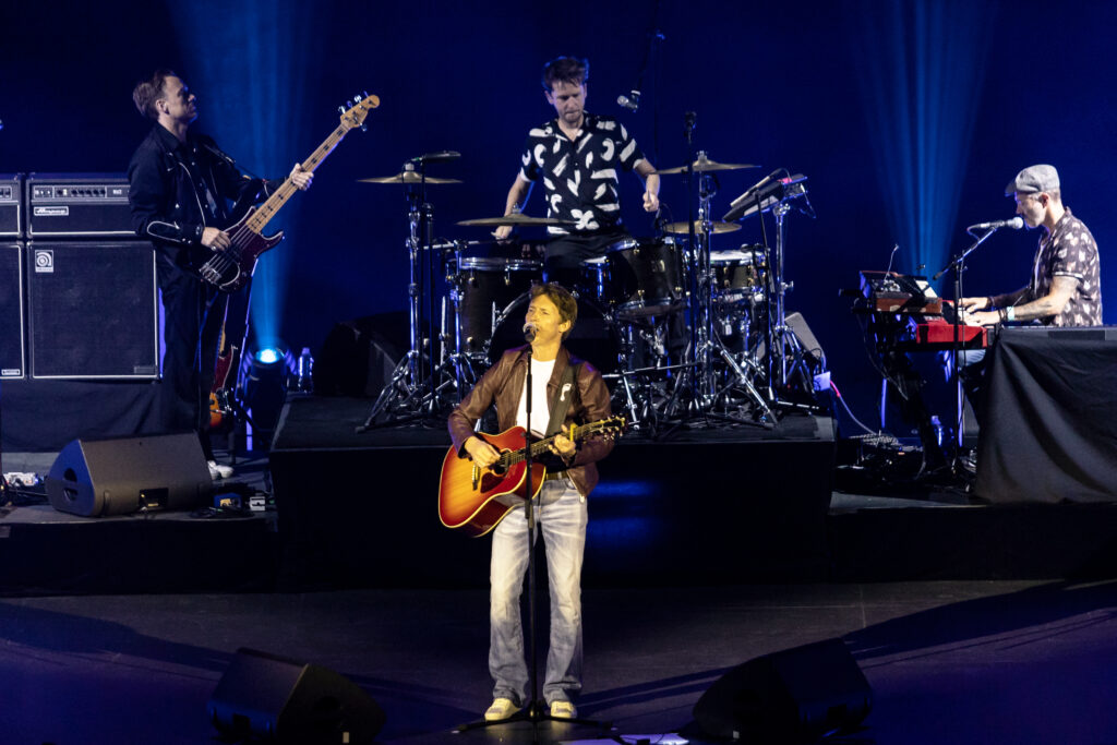 JAMES BLUNT ESCENARIO GNP SEGUROS 2025 GALERÍA