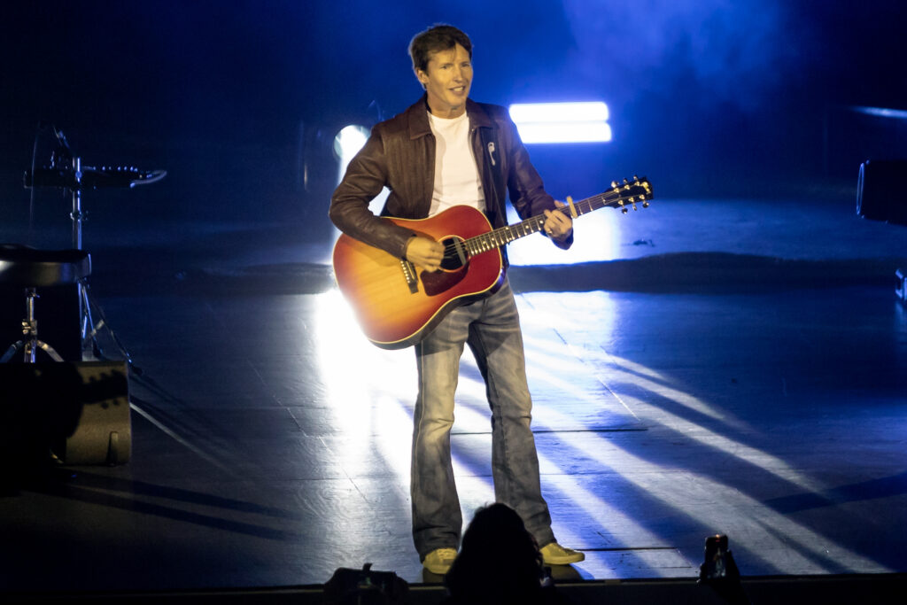JAMES BLUNT ESCENARIO GNP SEGUROS 2025 GALERÍA